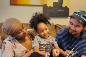 Photo of a family participating in the HIPPY program